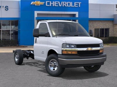 2025 Chevrolet Express Cutaway 3500 Base